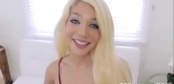  Smoking Hot Blondes First Porno